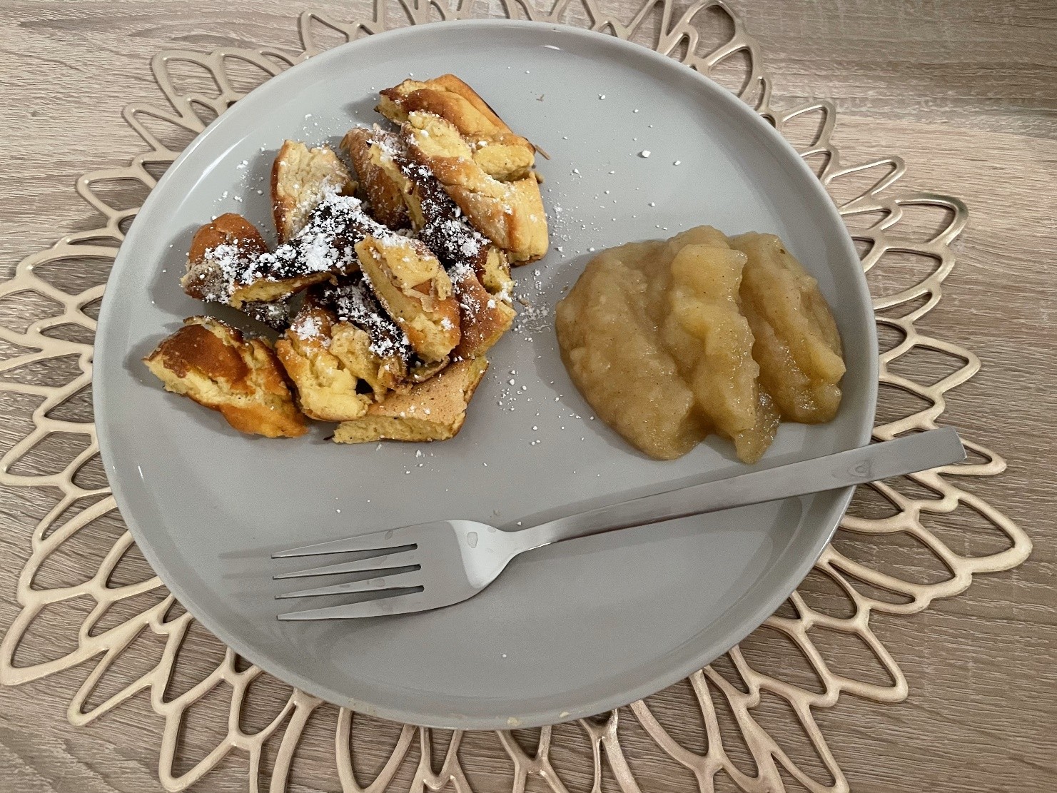 Kaiserschmarrn mit Apfelmus